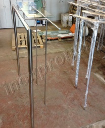 Консоли для магазина фирменной одежды